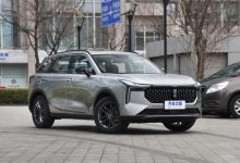 尝鲜体验 奔腾T55牛�陌嬗诮裢碚�式上市-深圳汽车网