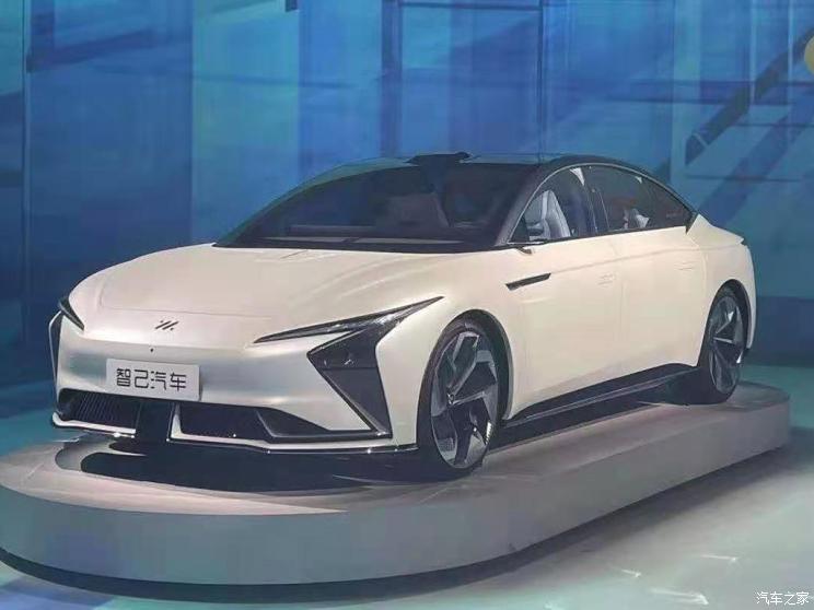 智己汽车 智能纯电轿车 2021款 基本型