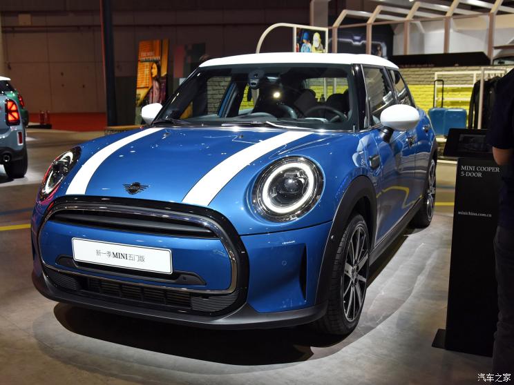 MINI MINI 2022款 1.5T COOPER 经典派 五门版 MINI MINI 2022款 1.5T COOPER 经典派 五门版