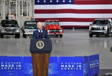 拜登试驾并提前泄露福特电动版F-150-深圳汽车网