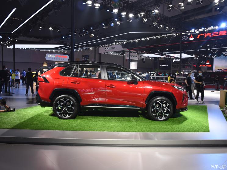 广汽丰田 威兰达新能源 2021款 2.5L 四驱高性能版 广汽丰田 威兰达新能源 2021款 2.5L 四驱高性能版