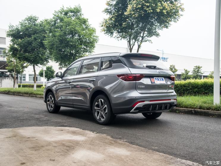 中国重汽VGV VGV U75PLUS 2021款 2.0TGDI 梦幻旅行版 7座 中国重汽VGV VGV U75PLUS 2021款 2.0TGDI 梦幻旅行版 7座