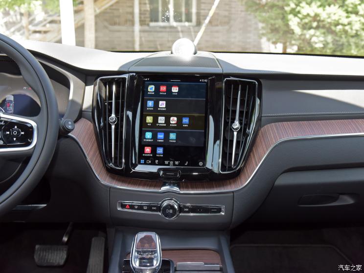 沃尔沃亚太 沃尔沃XC60 2022款 B5 四驱智雅豪华版 沃尔沃亚太 沃尔沃XC60 2022款 B5 四驱智雅豪华版