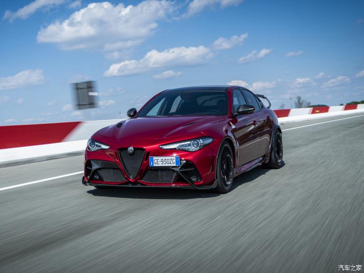 阿尔法・罗密欧 Giulia 2020款 GTAm 阿尔法・罗密欧 Giulia 2020款 GTAm