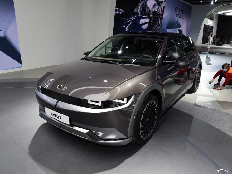 现代(进口) IONIQ(艾尼氪)5 2021款 基本型 现代(进口) IONIQ(艾尼氪)5 2021款 基本型