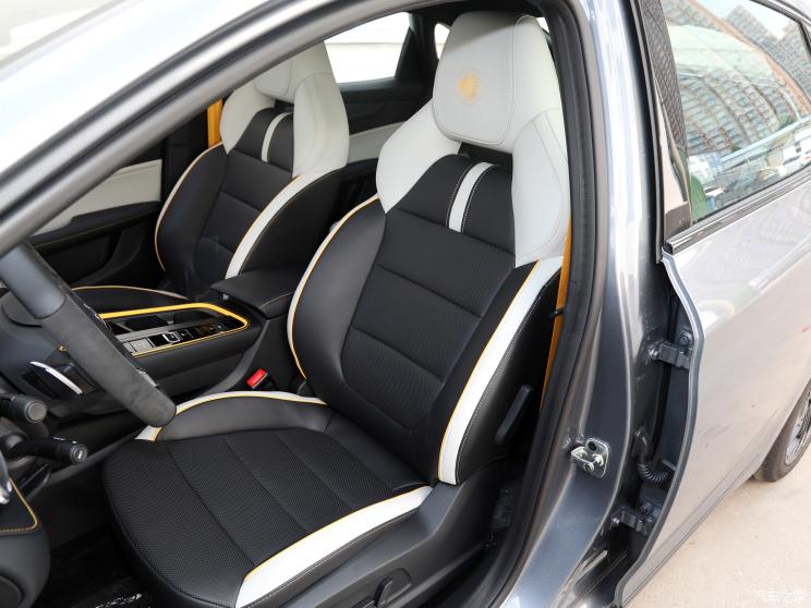 上汽集团 名爵6 2021款 Pro 1.5T 自动Trophy旗舰版 上汽集团 名爵6 2021款 Pro 1.5T 自动Trophy旗舰版