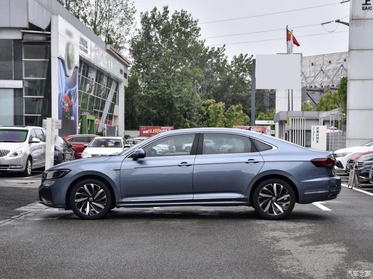 上汽大众 帕萨特 2022款 330TSI 星空尊贵版