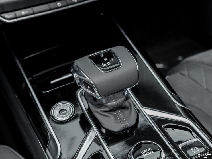 一汽红旗 红旗HS5 2022款 2.0T 智联旗享四驱版 一汽红旗 红旗HS5 2022款 2.0T 智联旗享四驱版