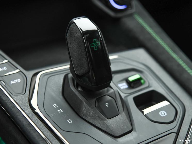 领克 领克05 2021款 2.0TD 05+ 基本型 领克 领克05 2021款 2.0TD 05+ 基本型