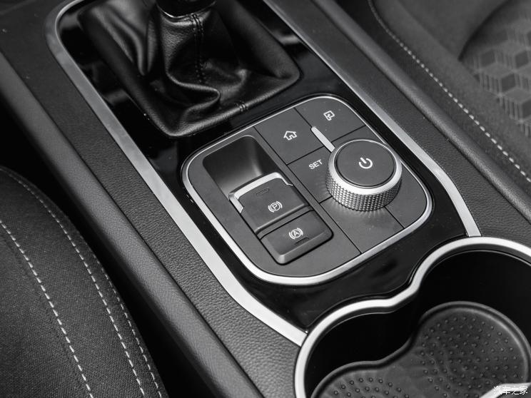 凯翼汽车 炫界 2021款 1.5L 手动惠享版 凯翼汽车 炫界 2021款 1.5L 手动惠享版