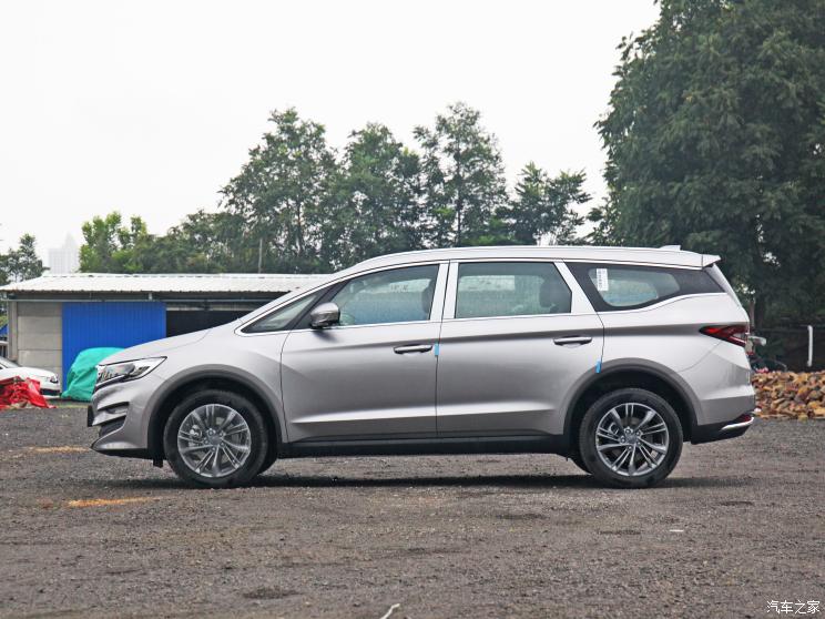 吉利汽车 嘉际 2022款 1.8TD DCT白金尊贵型 吉利汽车 嘉际 2022款 1.8TD DCT白金尊贵型