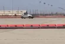 曝Cybertruck原型车配备传统后视镜-深圳汽车网