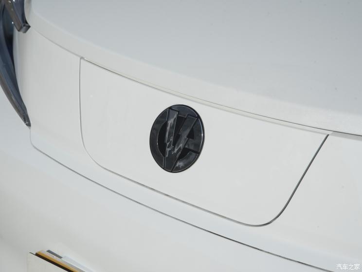 电动屋 YOUNG光小新 2021款 S400 4座 电动屋 YOUNG光小新 2021款 S400 4座