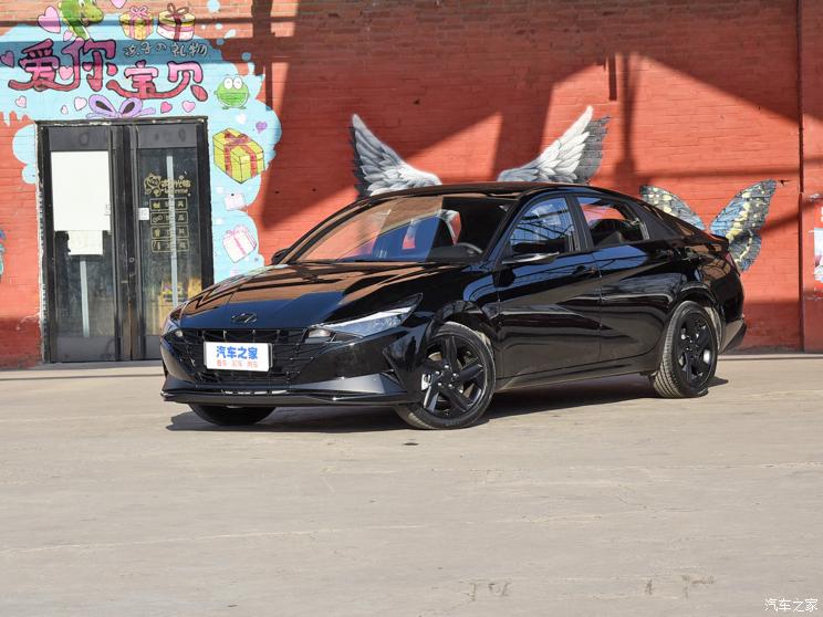 北京现代 伊兰特 2021款 240TGDi DCT GLX黑骑士限量版 北京现代 伊兰特 2021款 240TGDi DCT GLX黑骑士限量版