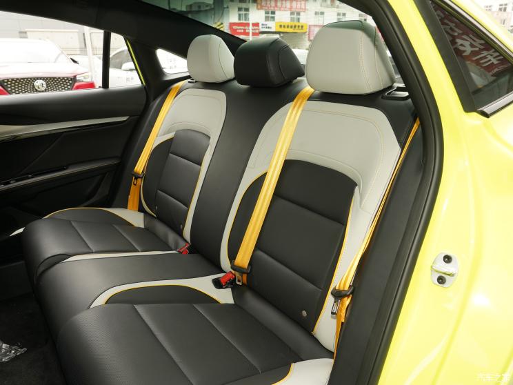 上汽集团 MG5天蝎座 2022款 基本型