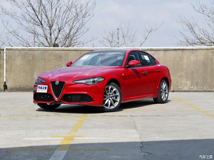 阿尔法・罗密欧 Giulia 2022款 2.0T 280HP Ti 驾控版