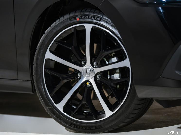 本田(进口) 思域(进口) 2022款 三厢 e:HEV 泰国版 本田(进口) 思域(进口) 2022款 三厢 e:HEV 泰国版