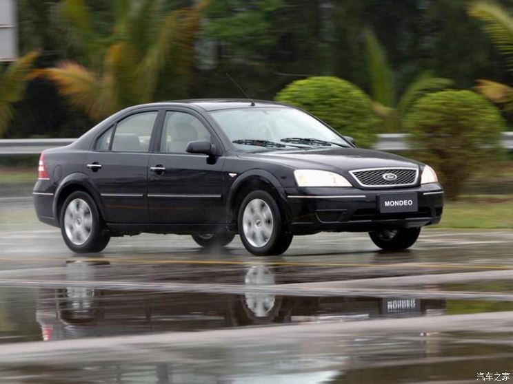 长安福特 蒙迪欧 2004款 2.0L 尊贵型 长安福特 蒙迪欧 2004款 2.0L 尊贵型