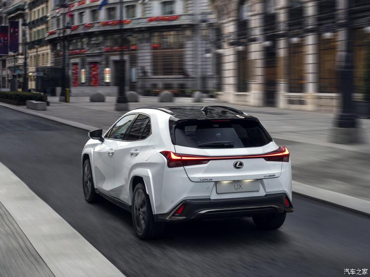 雷克萨斯 雷克萨斯UX 2023款 250h F SPORT AWD 欧洲版 雷克萨斯 雷克萨斯UX 2023款 250h F SPORT AWD 欧洲版