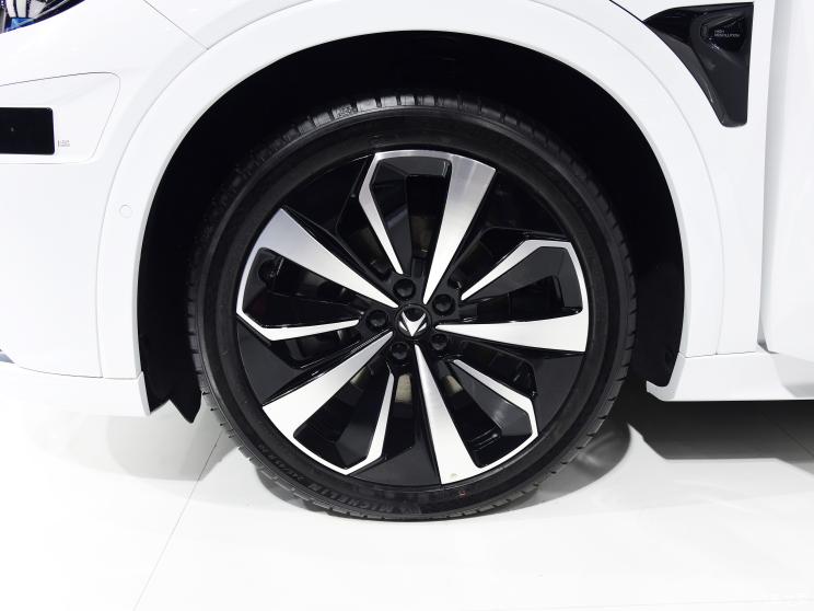 北汽新能源 极狐 阿尔法S(ARCFOX αS) 2021款 华为HI 高阶版 北汽新能源 极狐 阿尔法S(ARCFOX αS) 2021款 华为HI 高阶版