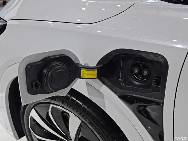 北汽新能源 极狐 阿尔法S(ARCFOX αS) 2021款 华为HI 高阶版 北汽新能源 极狐 阿尔法S(ARCFOX αS) 2021款 华为HI 高阶版