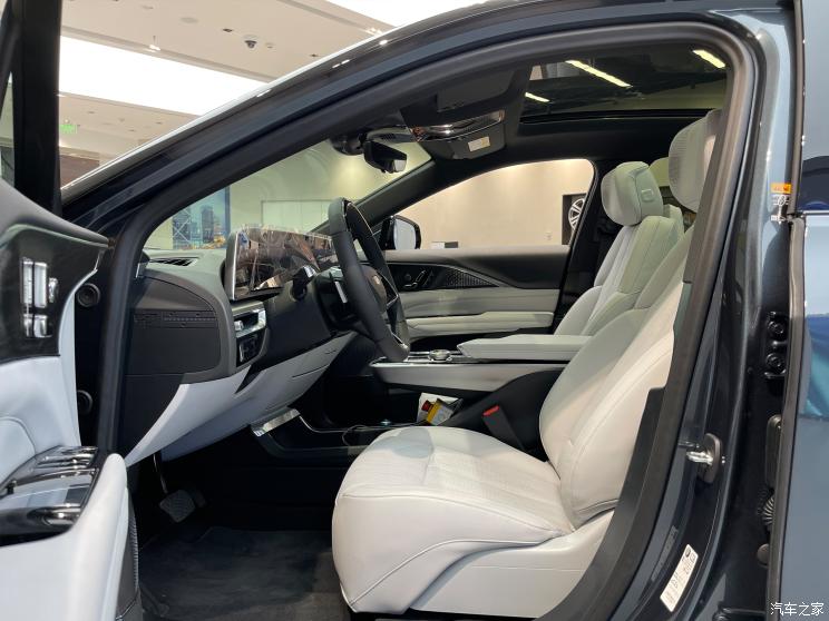 上汽通用凯迪拉克 LYRIQ锐歌 2022款 后驱长续航豪华版 上汽通用凯迪拉克 LYRIQ锐歌 2022款 后驱长续航豪华版