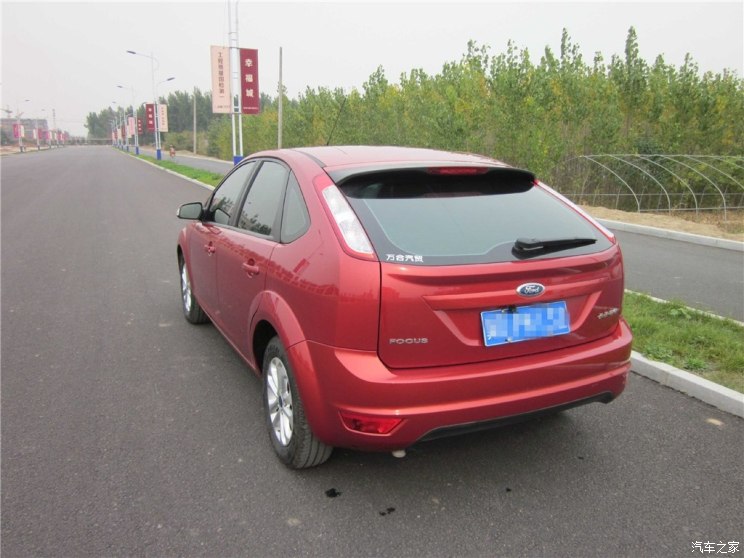 长安福特 福克斯 2013款 两厢经典 1.8L 手动基本型 长安福特 福克斯 2013款 两厢经典 1.8L 手动基本型