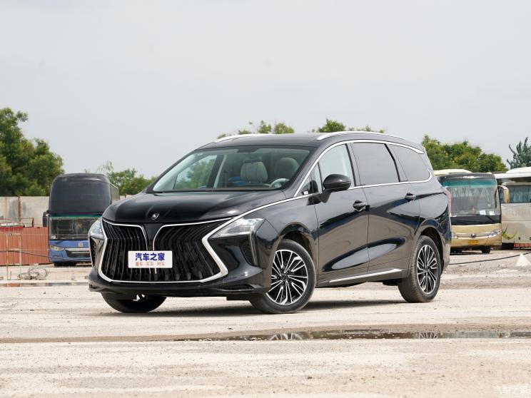 东风风行 风行游艇 2022款 1.5T DCT追风版 东风风行 风行游艇 2022款 1.5T DCT追风版