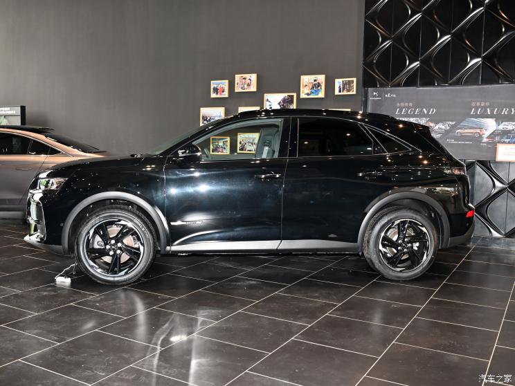 DS汽车 DS 7 2022款 45THP 卢浮典藏版 DS汽车 DS 7 2022款 45THP 卢浮典藏版