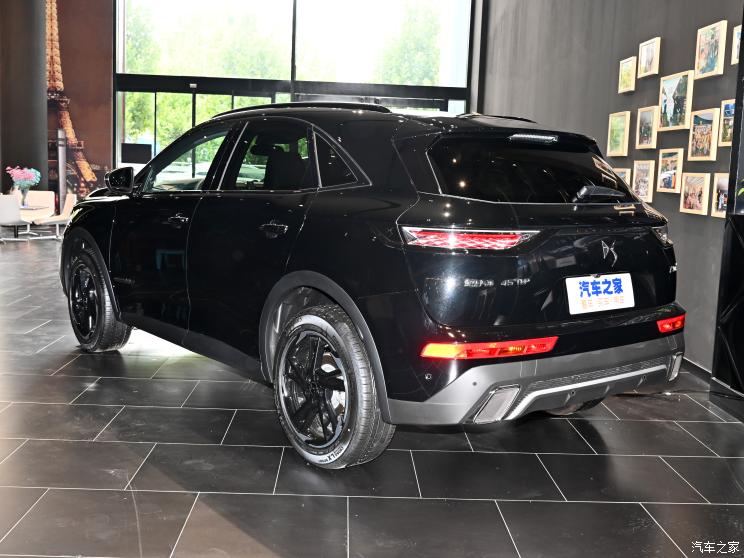 DS汽车 DS 7 2022款 45THP 卢浮典藏版 DS汽车 DS 7 2022款 45THP 卢浮典藏版