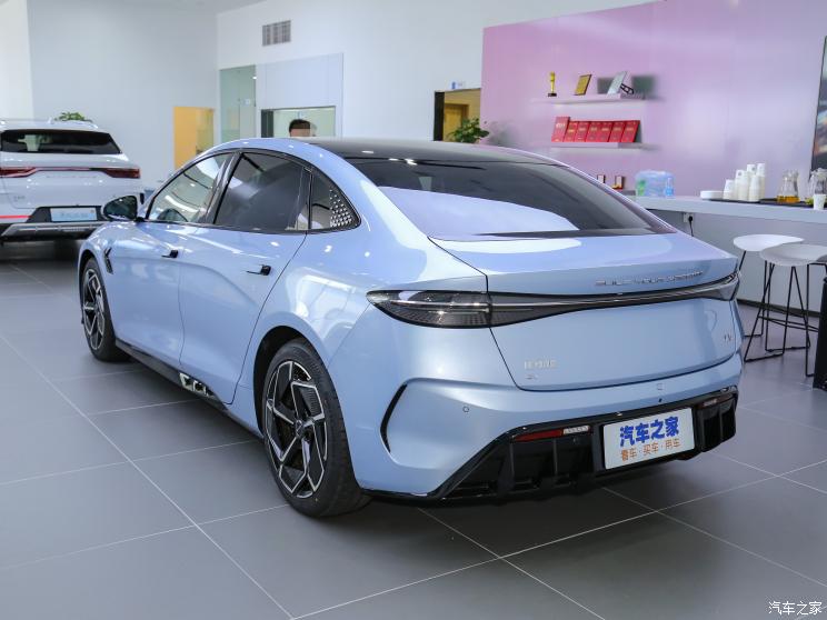 比亚迪 海豹 2022款 700km 长续航后驱版 比亚迪 海豹 2022款 700km 长续航后驱版
