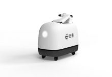 无接触方便充 体验远景摩奇充电机器人-深圳汽车网