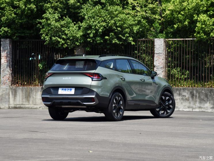 起亚 狮铂拓界 2022款 2.0T 四驱基本型