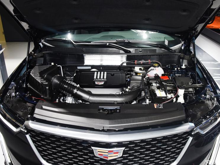 上汽通用凯迪拉克 凯迪拉克XT6 2022款 2.0T 七座四驱豪华120周年限量版