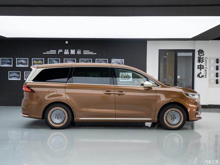 联合改装 iMAX8全家版 2023款 2.0T 全家挚爱版