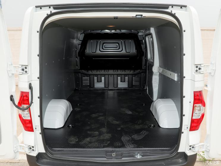 上汽大通 上汽大通MAXUS EV30 2022款 纯电智能物流专家长轴国轩 上汽大通 上汽大通MAXUS EV30 2022款 纯电智能物流专家长轴国轩