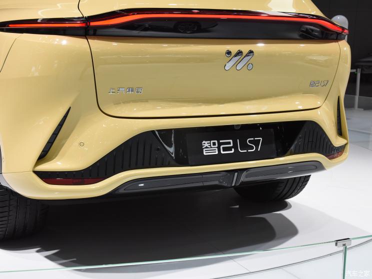 智己汽车 智己LS7 2023款 100kWh 四驱版 智己汽车 智己LS7 2023款 100kWh 四驱版