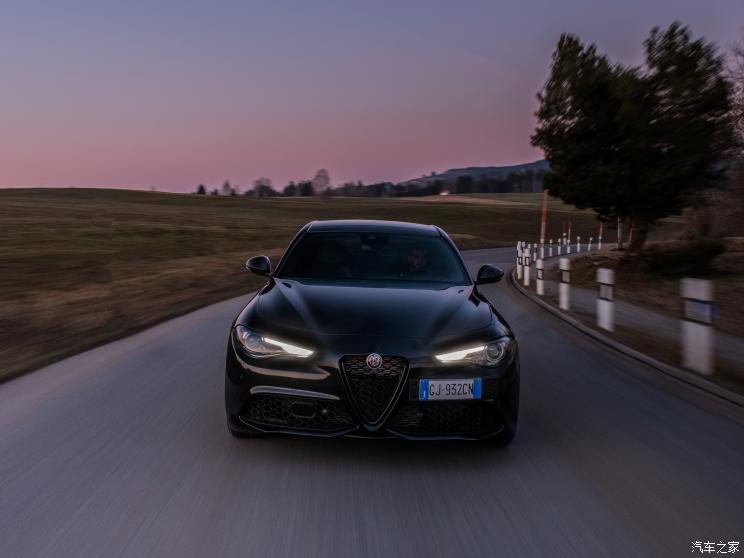 阿尔法・罗密欧 Giulia 2022款 Estrema 阿尔法・罗密欧 Giulia 2022款 Estrema