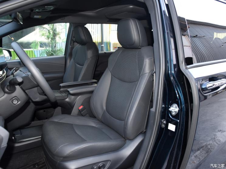 一汽丰田 格瑞维亚 2022款 2.5L混动 旗舰版 一汽丰田 格瑞维亚 2022款 2.5L混动 旗舰版