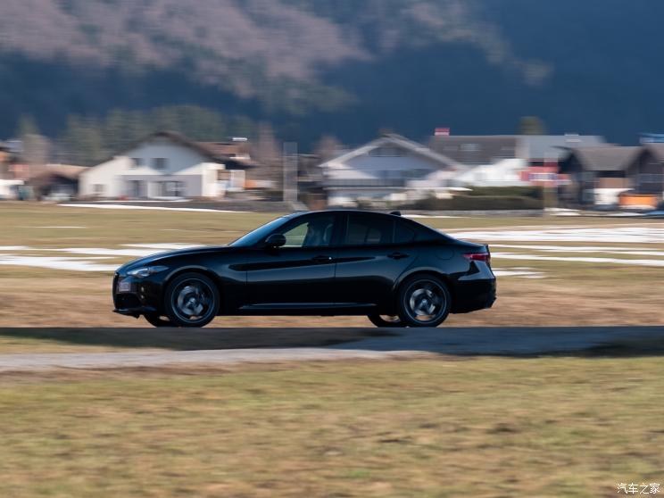 阿尔法・罗密欧 Giulia 2022款 Estrema 阿尔法・罗密欧 Giulia 2022款 Estrema