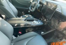 内饰设计来了！极狐N50AB更多谍照曝光-深圳汽车网