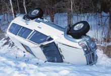 危险！夫妻出车祸有惊无险现场拍照留念-深圳汽车网