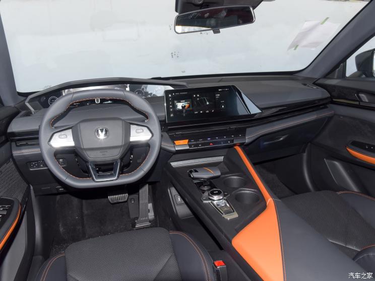 长安汽车 长安UNI-V 智电iDD 2023款 智电iDD 1.5T 基本型 长安汽车 长安UNI-V 智电iDD 2023款 智电iDD 1.5T 基本型