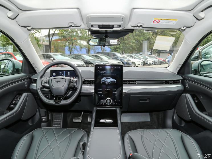 福特电动车 福特电马 2021款 跃世后驱版(标准续航) 福特电动车 福特电马 2021款 跃世后驱版(标准续航)