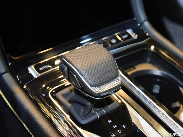 一汽红旗 红旗H6 2023款 2.0T 高配版 一汽红旗 红旗H6 2023款 2.0T 高配版