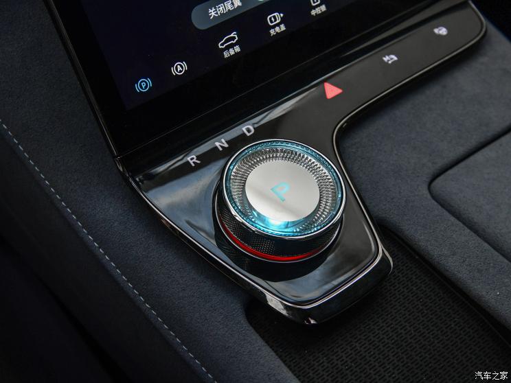 岚图汽车 岚图追光 2023款 长续航旗舰版 岚图汽车 岚图追光 2023款 长续航旗舰版