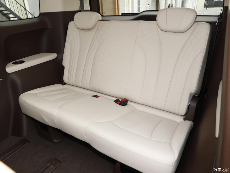 一汽奔腾 奔腾M9 2023款 2.0T 至尊型 一汽奔腾 奔腾M9 2023款 2.0T 至尊型