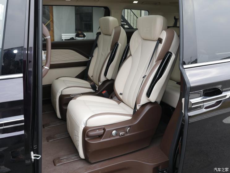 一汽奔腾 奔腾M9 2023款 2.0T 至尊型 一汽奔腾 奔腾M9 2023款 2.0T 至尊型