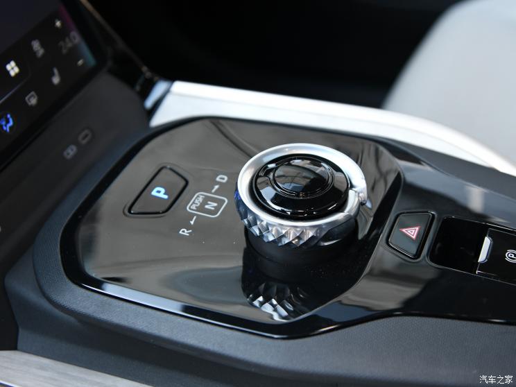 一汽丰田 丰田bZ3 2023款 616km 长续航Premium 一汽丰田 丰田bZ3 2023款 616km 长续航Premium