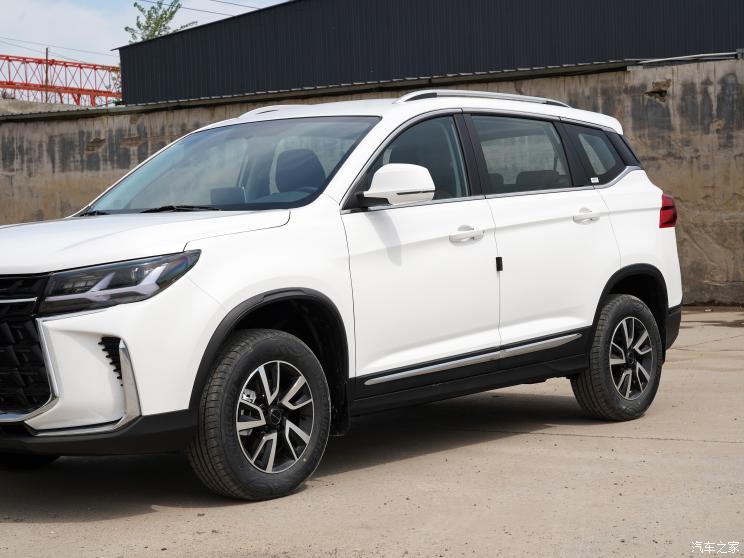 东风风行 风行T5 2023款 1.6L 手动基本型